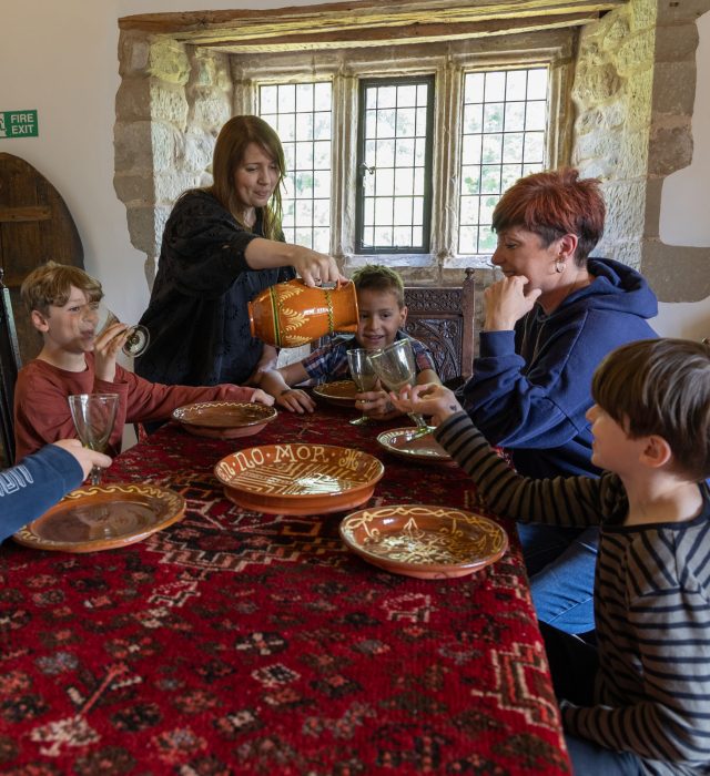 A Family Make Themselves At Home In The Great Chamber Aspect Ratio 640 700